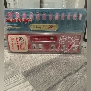 The Creme Shop x Hello Kitty & Sweet Delight Press on Nail Sets
